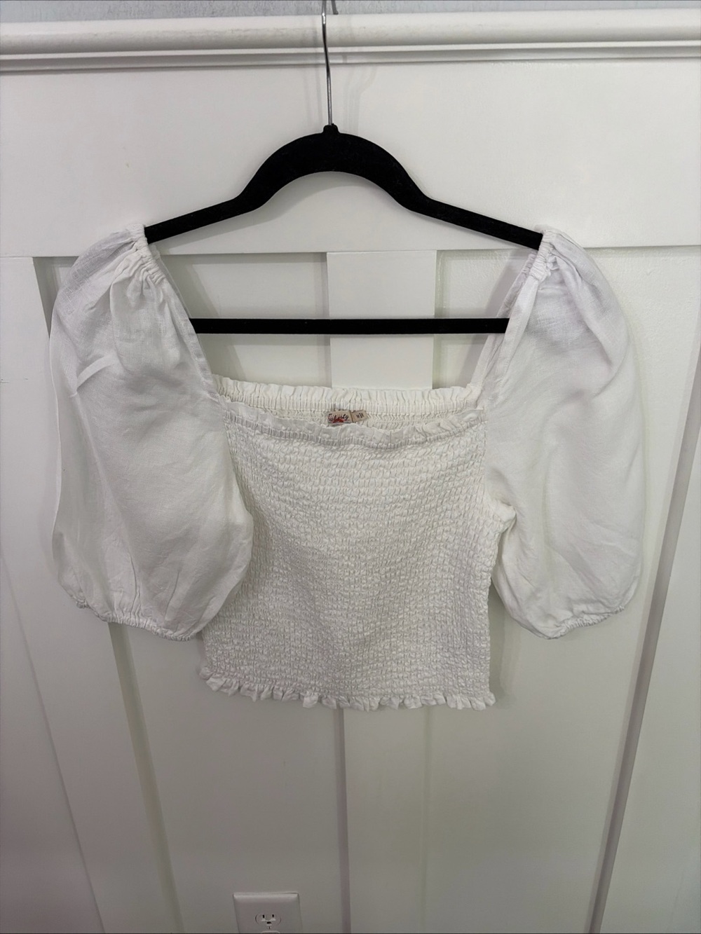 White Faherty Frankie Smocked Puff Sleeve Crop Top -Linen
